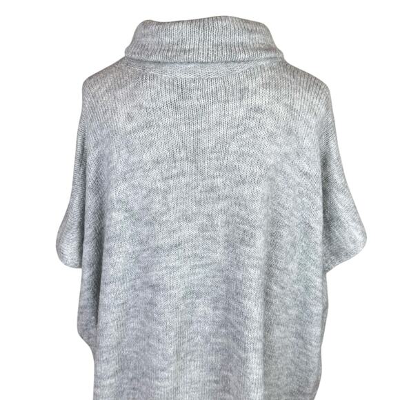 Universal Thread NWT Cowl Neck OSFM Gray Chunky Knit Pullover Poncho Sweater - Picture 8 of 12